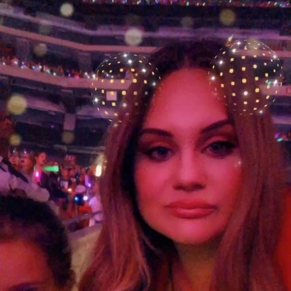 Meet your Posher, Ashley - Picture 1 of 1